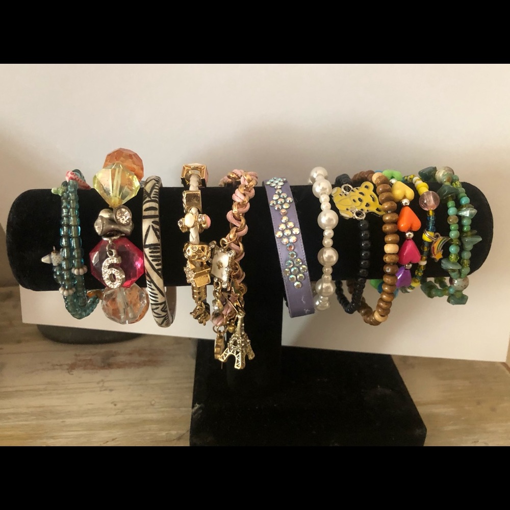 12 kid’s bracelets